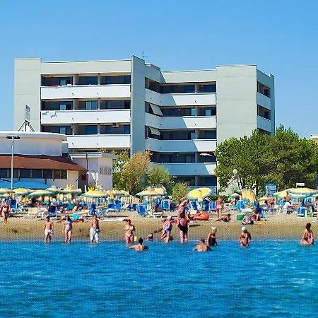 Condominio Columbus Bibione Exterior foto